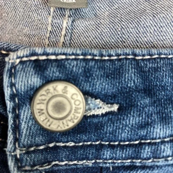 Soho Jeans Women's Blue Denim Shorts with Patches Size 14 - Picture 5 of 8